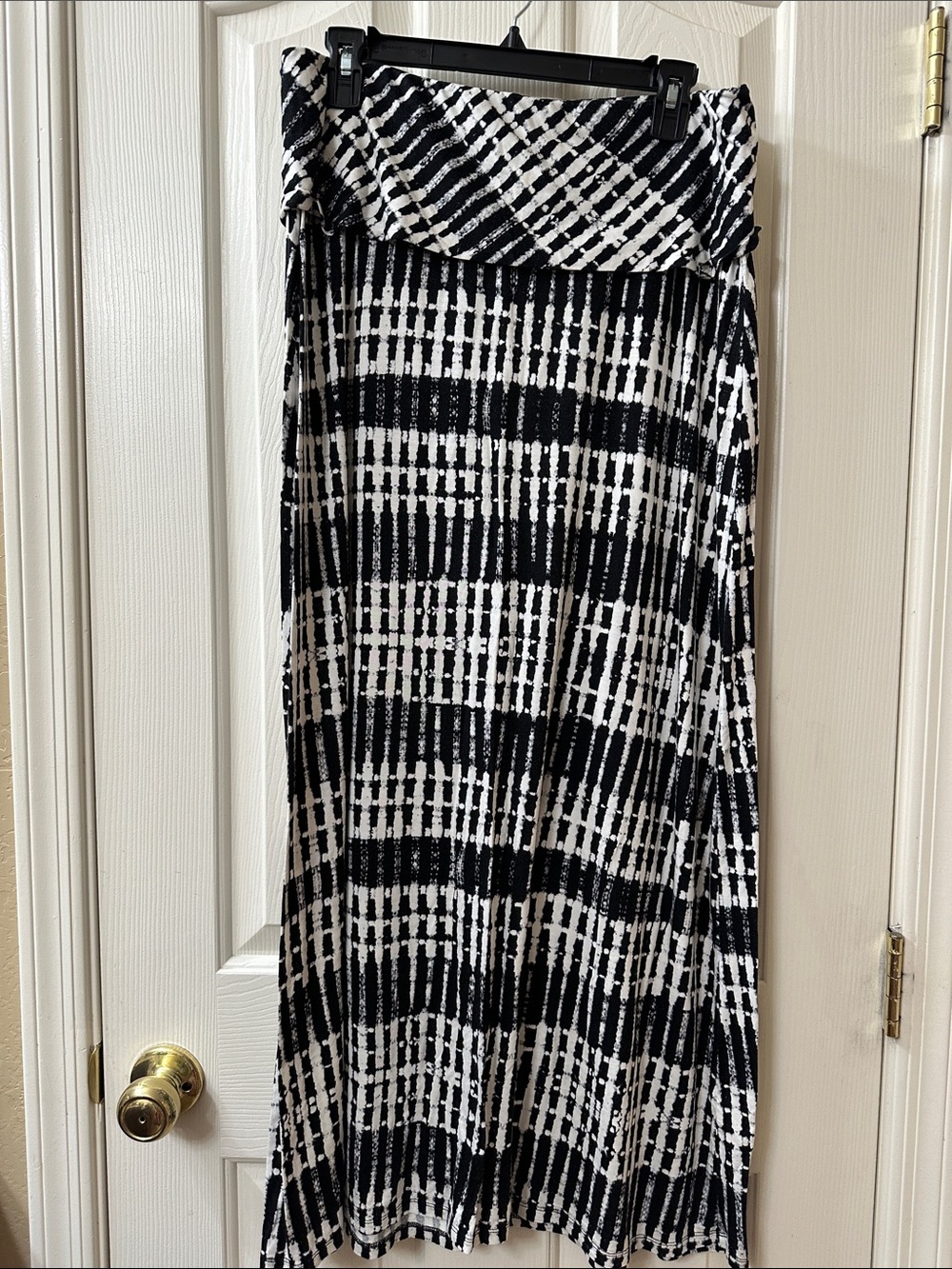 Black & White Patterned Womens Maxi Skirt medium